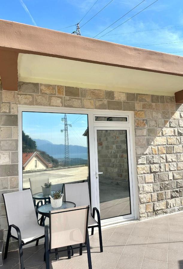 Albomi Lägenhet Kotor Exteriör bild